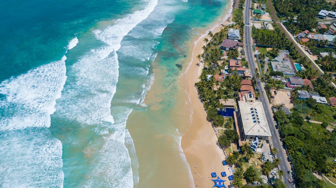 Beach Front Ахангама Екстериор снимка